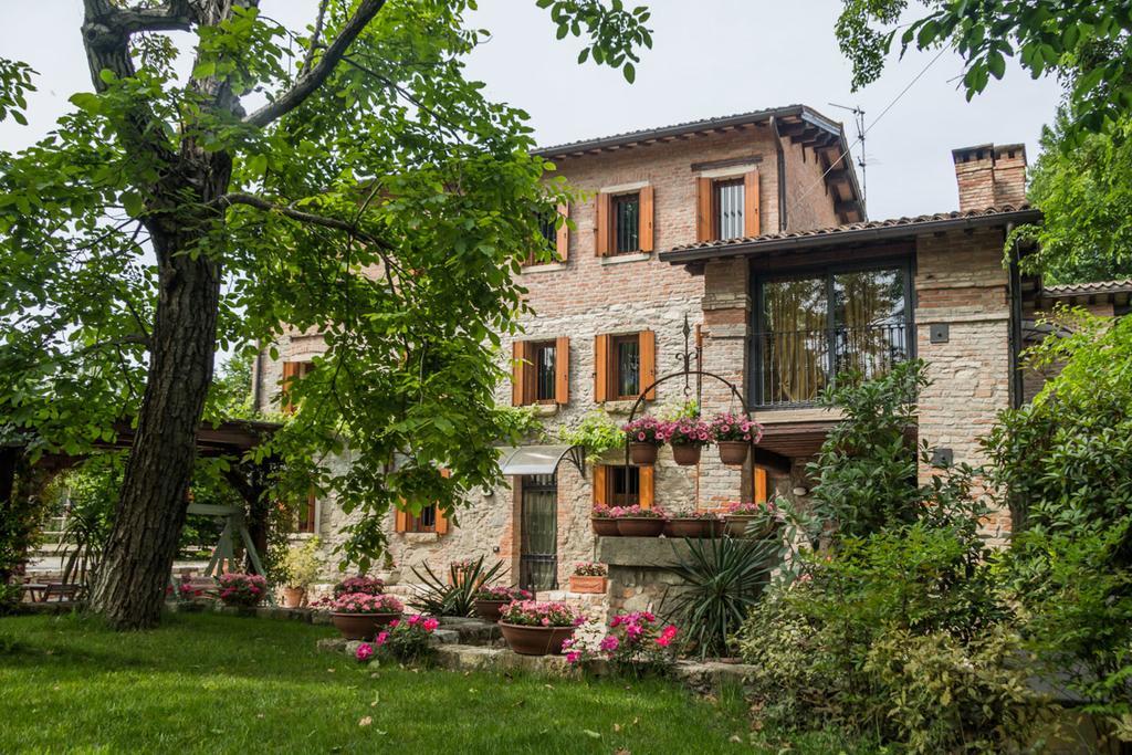 Aiceltis Bed & Breakfast 2*
